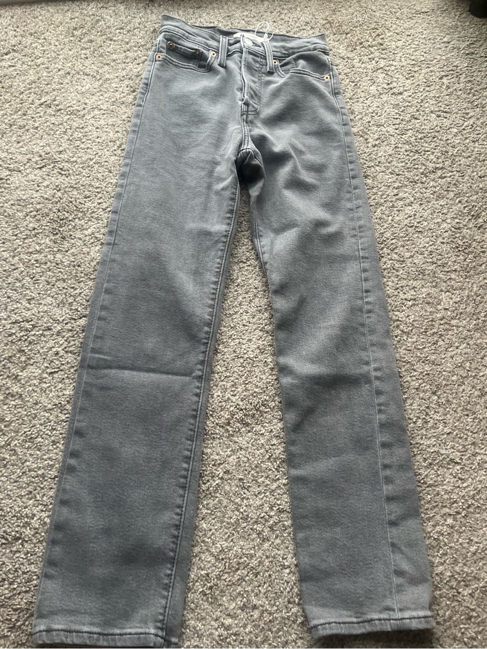 Levi's Women's Skinny Jeans in Light Gray